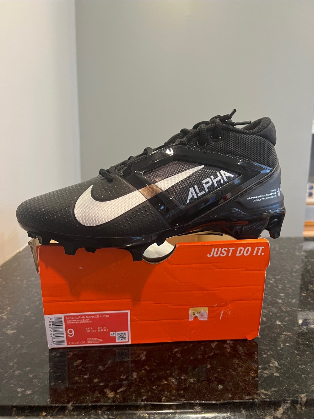 Nike Alpha Menace 4 Pro Men’s Football Cleats - Black/White